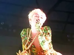 Sexy nuốt